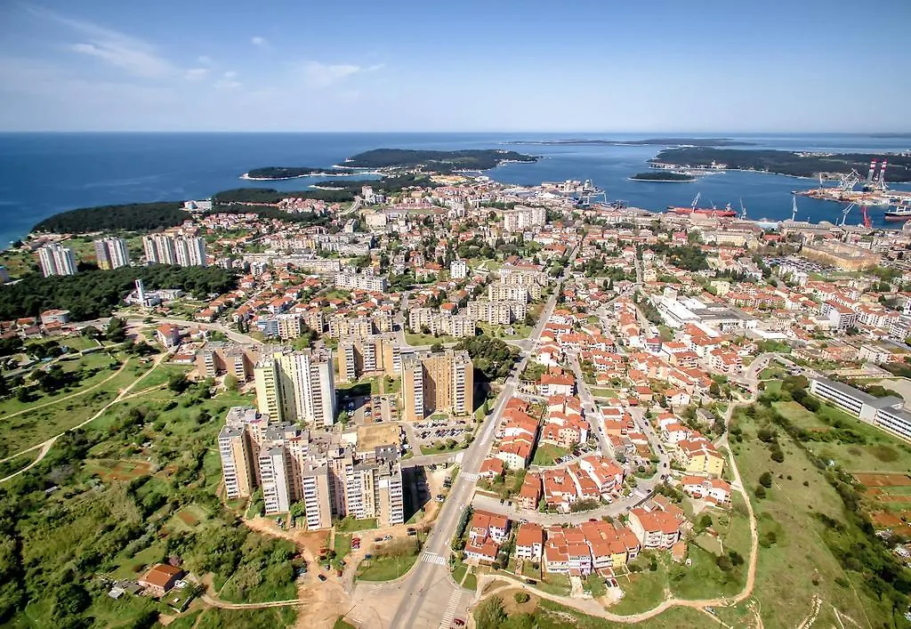 Apartment Marivo Pula