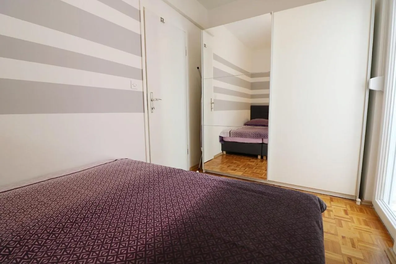 Apartment Marivo Pula