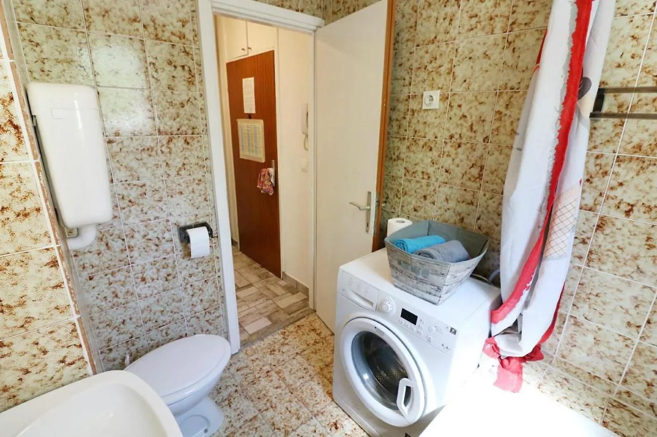 Apartment Marivo Pula