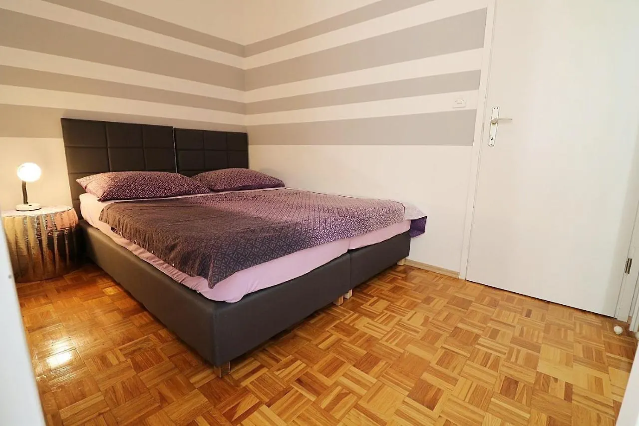 Apartment Marivo Pula